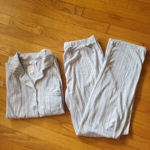 NWT, super soft women's pajama set